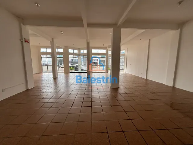 Sala para alugar, no bairro Centro em Fraiburgo