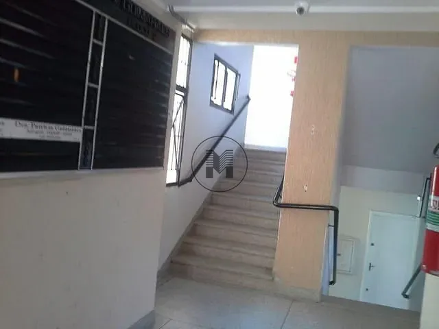 Sala com 1m², para alugar, no bairro Centro em Guaratinguetá
