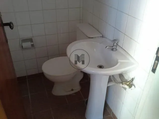 Sala com 1m², para alugar, no bairro Centro em Guaratinguetá