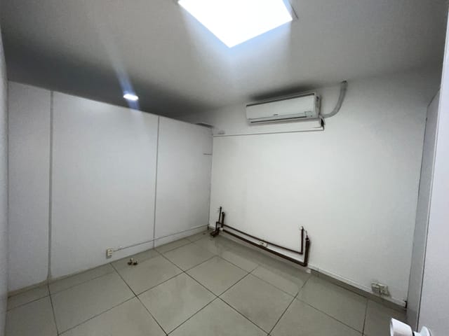 Sala para alugar, no bairro Freguesia (Jacarepaguá) em Rio de Janeiro