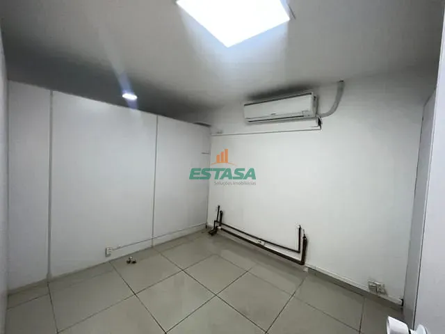 Sala para alugar, no bairro Freguesia (Jacarepaguá) em Rio de Janeiro