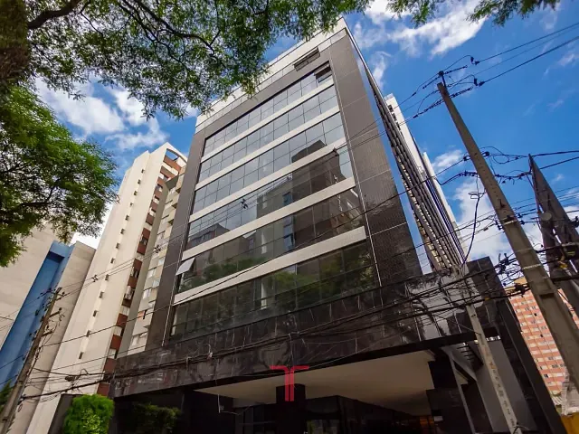 Sala com 68m², à venda ou para alugar, no bairro Centro em Curitiba