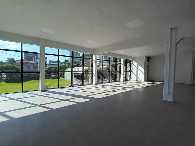 Sala com 195m², para alugar, no bairro Languiru em Teutônia