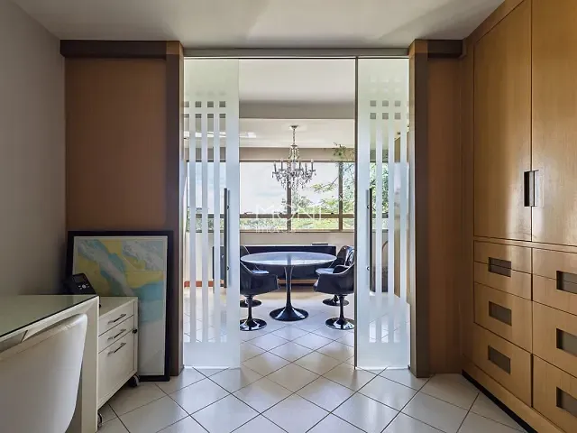 Sala à venda ou para alugar, no bairro Asa Sul em Brasília