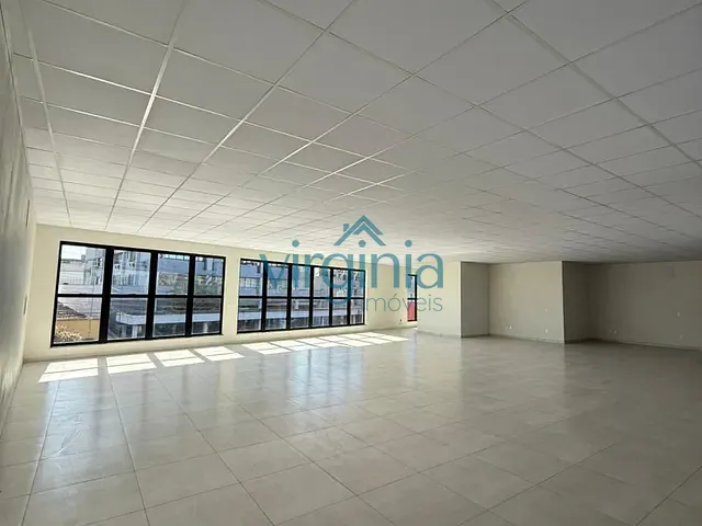 Sala com 228m², para alugar, no bairro Centro em Estância Velha