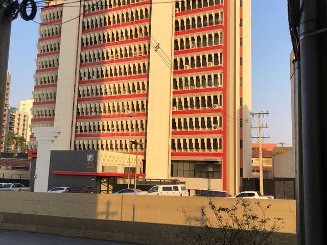 Foto do Sala - The Centrus Tower: Sala mobiliada de 292m² comercial para locação, ampla, reformada, com mobília -  na Avenida Miguel Sutil - Duque de Caxias I, Cuiabá/MT | Verticali Imóveis