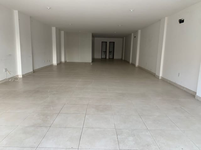 Sala com 120m², à venda ou para alugar, no bairro Parque Turf Club em Campos dos Goytacazes