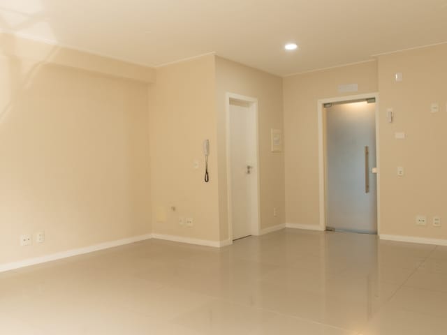Sala para alugar, no bairro Centro em Florianópolis