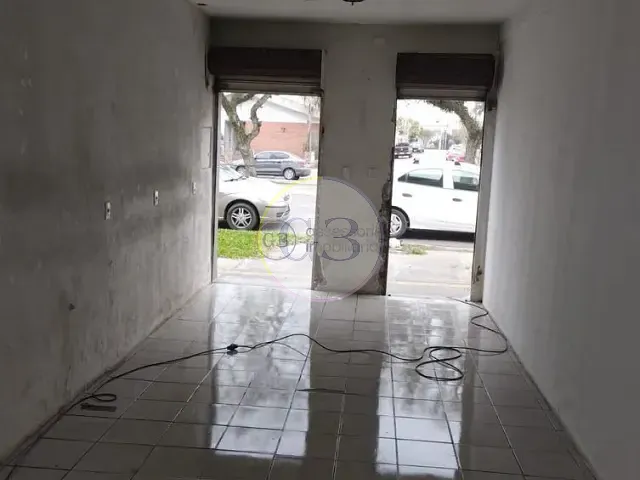 Sala com 70m², para alugar, no bairro Areal em Pelotas