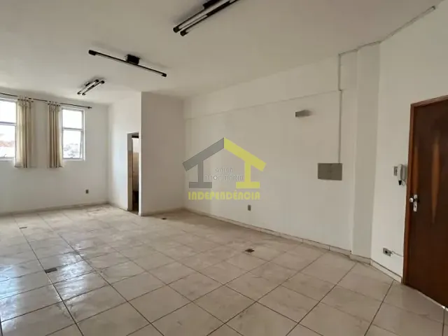 Sala com 53m², à venda, no bairro Centro em Itatiba