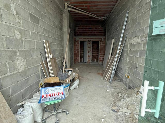 Sala para alugar, no bairro Piratininga em Niterói