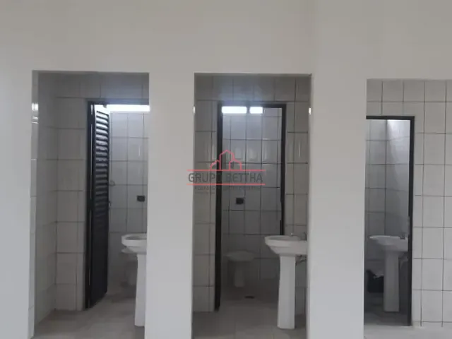 Sala com 380m², para alugar, no bairro Vila Santo Antônio em Jandira