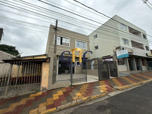 Sala com 25m², para alugar, no bairro Centro em Salto de Pirapora