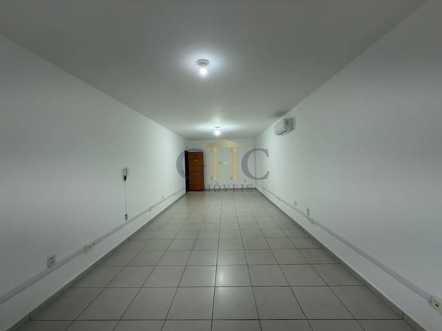 Sala com 25m², para alugar, no bairro Centro em Salto de Pirapora