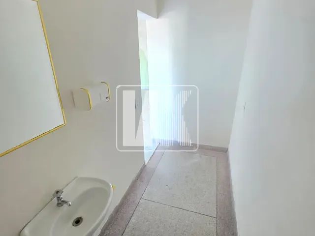 Sala com 24m², para alugar, no bairro Vila Palmares em Santo André