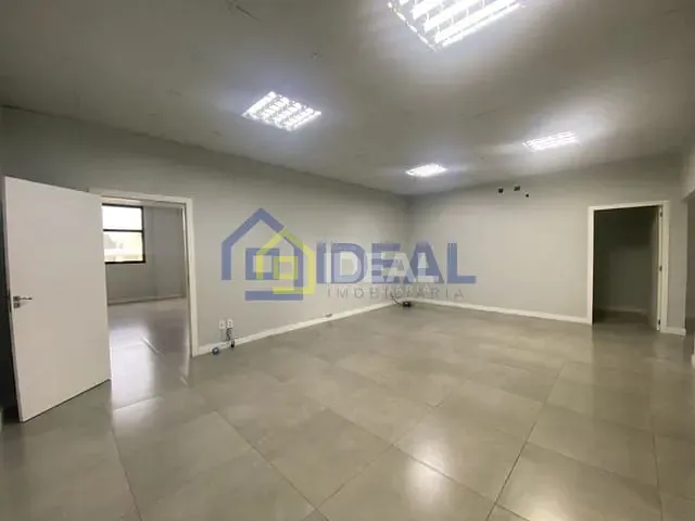 Sala com 239m², para alugar, no bairro Centro em Concórdia