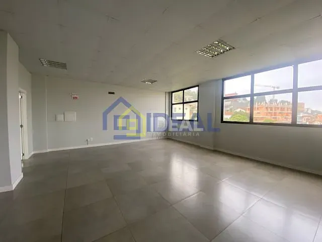 Sala com 239m², para alugar, no bairro Centro em Concórdia