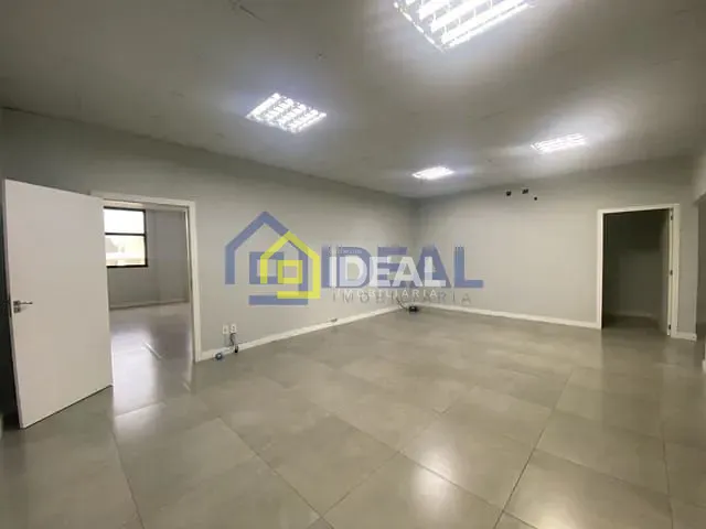 Sala com 239m², para alugar, no bairro Centro em Concórdia