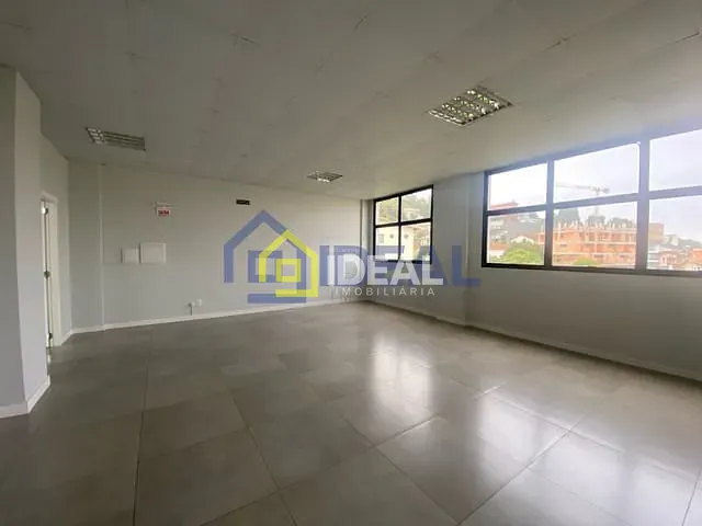 Sala com 239m², para alugar, no bairro Centro em Concórdia