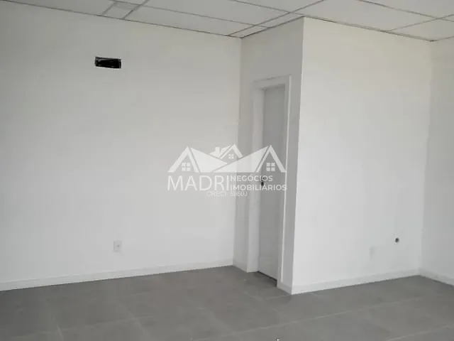 Sala à venda, no bairro Pagani em Palhoça