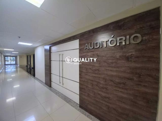 Sala à venda, no bairro Pici em Fortaleza