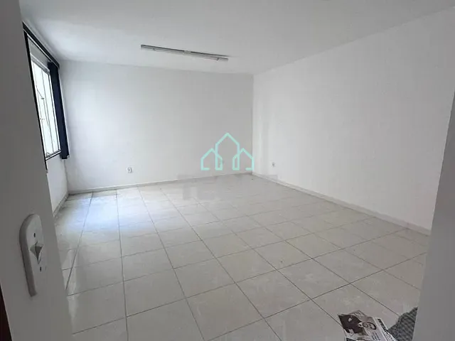 Sala à venda, no bairro Centro em Taubaté