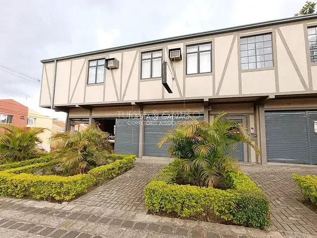 Conjunto comercial com 26m², à venda, no bairro Vista Alegre em Curitiba