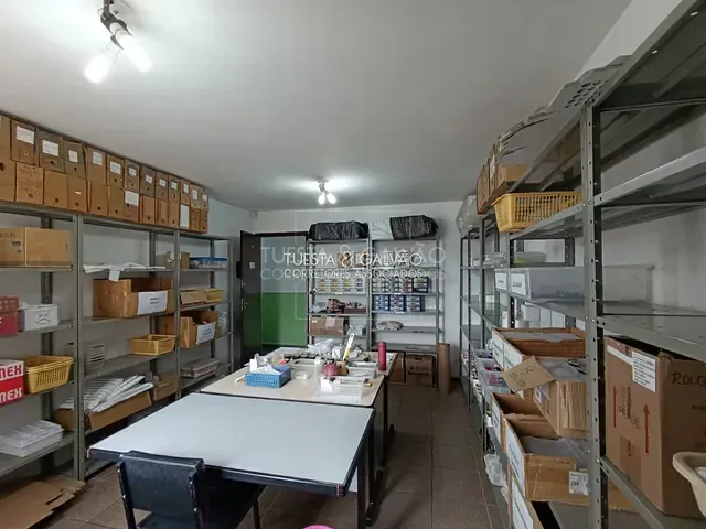 Conjunto comercial com 26m², à venda, no bairro Vista Alegre em Curitiba