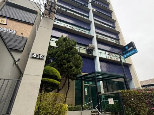 Sala à venda, no bairro Vila Assunção em Santo André