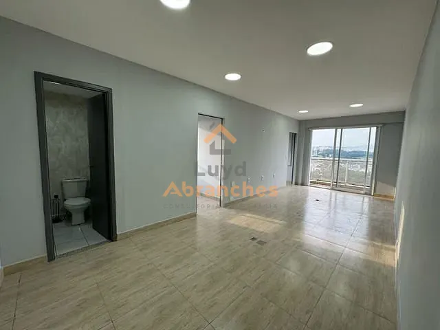 Sala com 38m², à venda, no bairro Vila Leopoldina em São Paulo