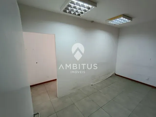 Sala com 20m², para alugar, no bairro Caminho das Árvores em Salvador