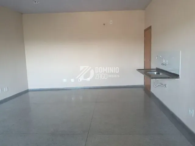 Sala com 318m², para alugar, no bairro Josa Bernardino II em Uberaba