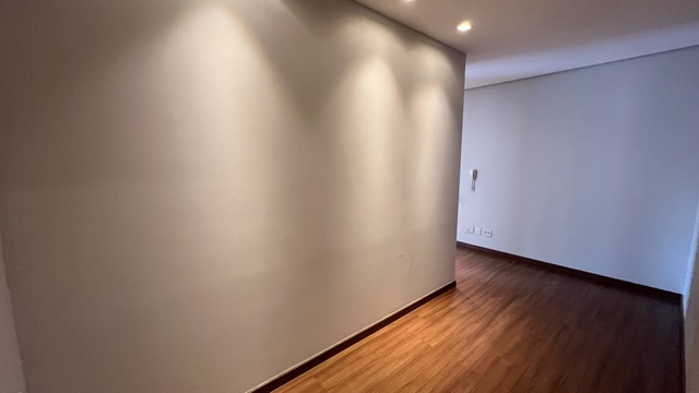 Foto do Sala - Sala à venda com RENDA DE ALUGUEL no Ed. CITY HALL com 38m² de área útil 1 vaga, na R. Elias Cesar no Centro Cívico de Londrina | EVIDÊNCIA Imóveis