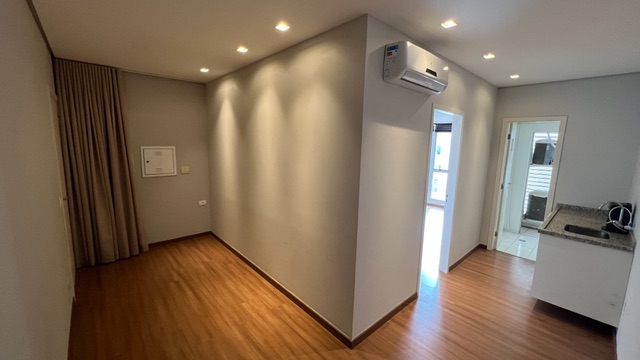 Foto do Sala - Sala à venda com RENDA DE ALUGUEL no Ed. CITY HALL com 38m² de área útil 1 vaga, na R. Elias Cesar no Centro Cívico de Londrina | EVIDÊNCIA Imóveis