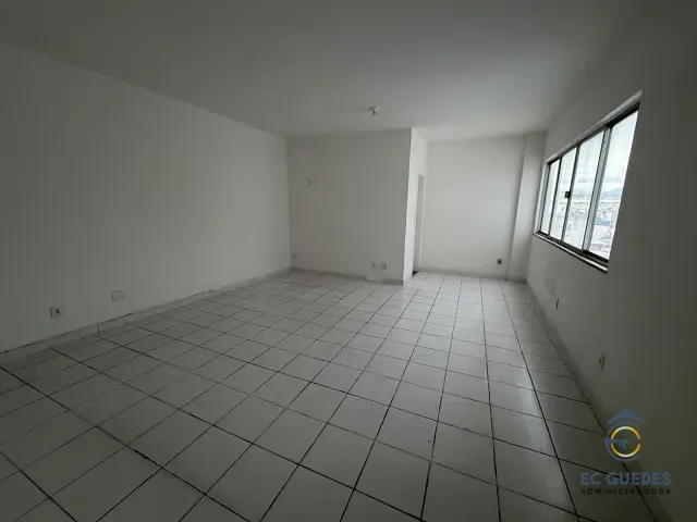 Sala à venda ou para alugar, no bairro Madureira em Rio de Janeiro