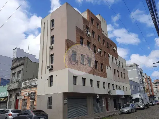 Sala à venda ou para alugar, no bairro Centro em Pelotas