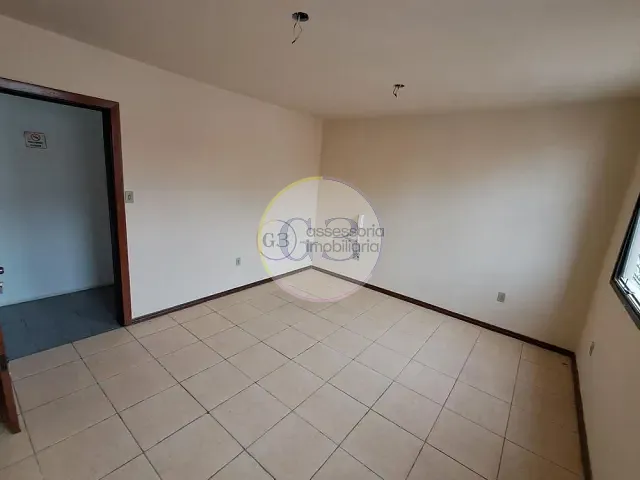 Sala à venda ou para alugar, no bairro Centro em Pelotas
