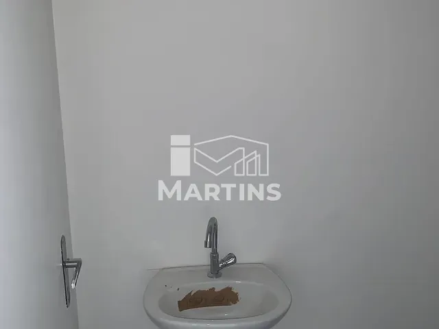 Sala para alugar, no bairro Jardim Santa Cruz em Taboão da Serra