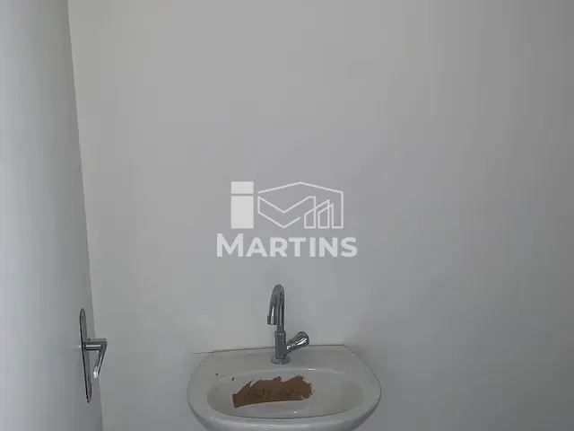 Sala para alugar, no bairro Jardim Santa Cruz em Taboão da Serra
