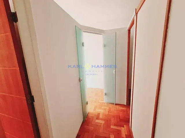 Sala à venda, no bairro Centro em Petrópolis