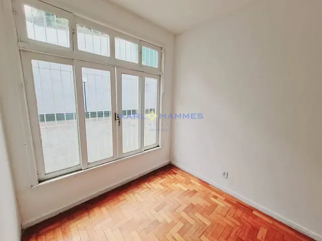 Sala à venda, no bairro Centro em Petrópolis