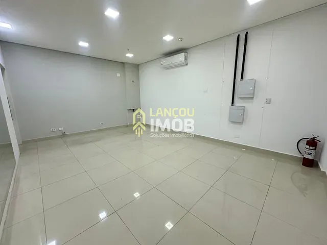 Sala com 40m², à venda ou para alugar, no bairro Chácara Urbana em Jundiaí