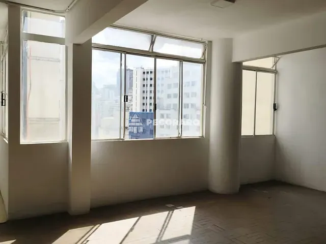 Sala à venda ou para alugar, no bairro Sé em São Paulo