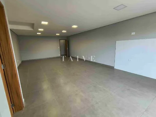 Sala com 60m², para alugar, no bairro Lago Igapó em Londrina