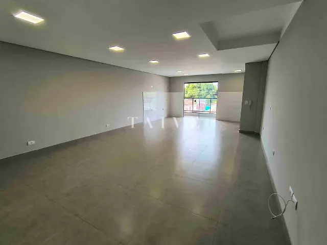 Sala com 60m², para alugar, no bairro Lago Igapó em Londrina