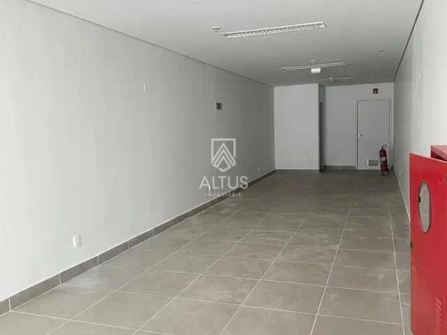 Sala à venda ou para alugar, no bairro Pituba em Salvador