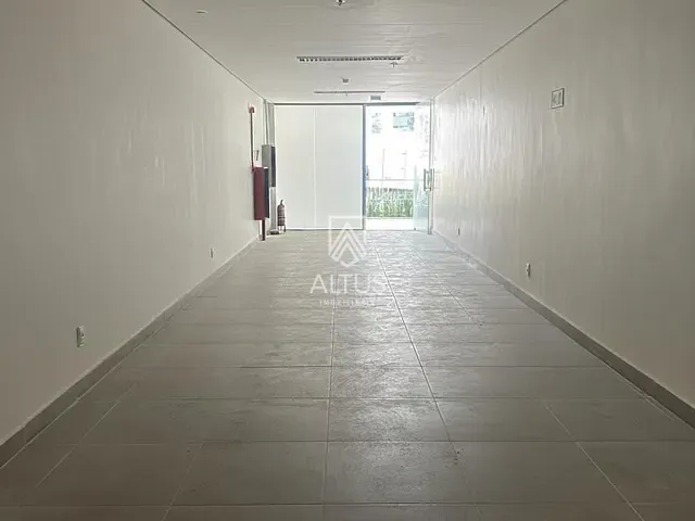 Sala à venda ou para alugar, no bairro Pituba em Salvador
