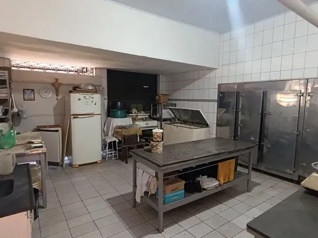 Sala com 558m², à venda, no bairro Vila Nova em Apucarana