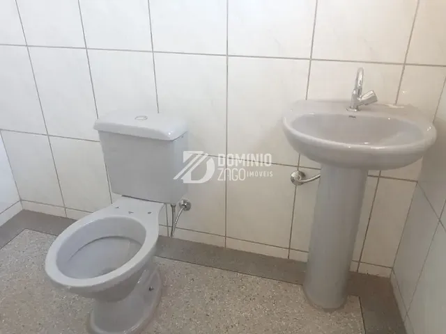 Sala com 318m², para alugar, no bairro Josa Bernardino II em Uberaba