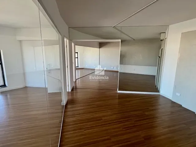 Sala com 214m², à venda, no bairro Centro em Londrina